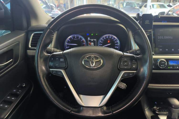 Used Toyota Highlander 2021 2.0T Four-Wheel Drive Prestige Version 7 Seats Steering Wheel