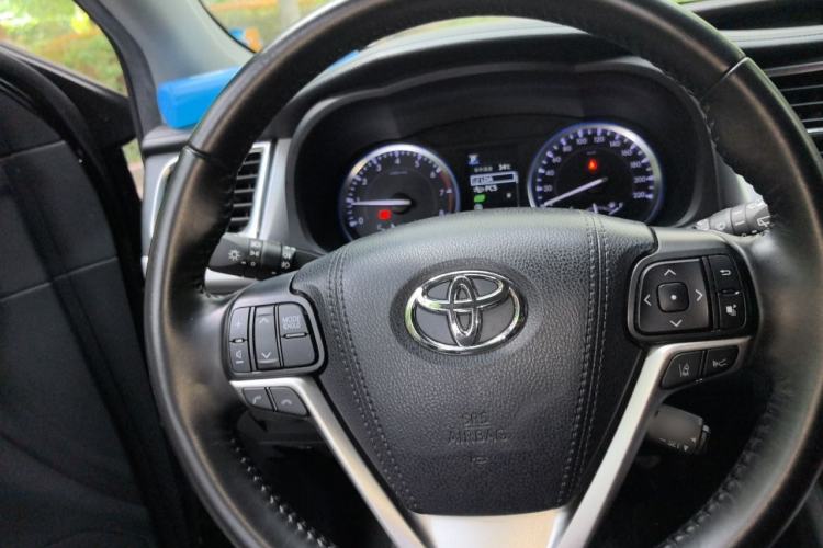 Used Toyota Highlander 2021 2.0T Four-Wheel Drive Prestige Version 7 Seats Steering Wheel