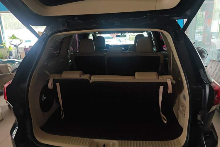 Used Toyota Highlander 2021 2.0T Four-Wheel Drive Elite Edition 7-Seater Trunk