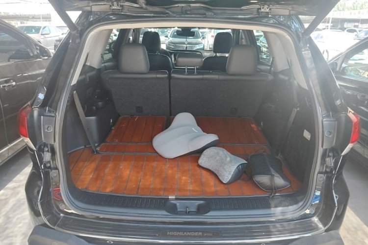 Used Toyota Highlander 2021 2.0T Four-Wheel Drive Prestige Version 7 Seats Trunk