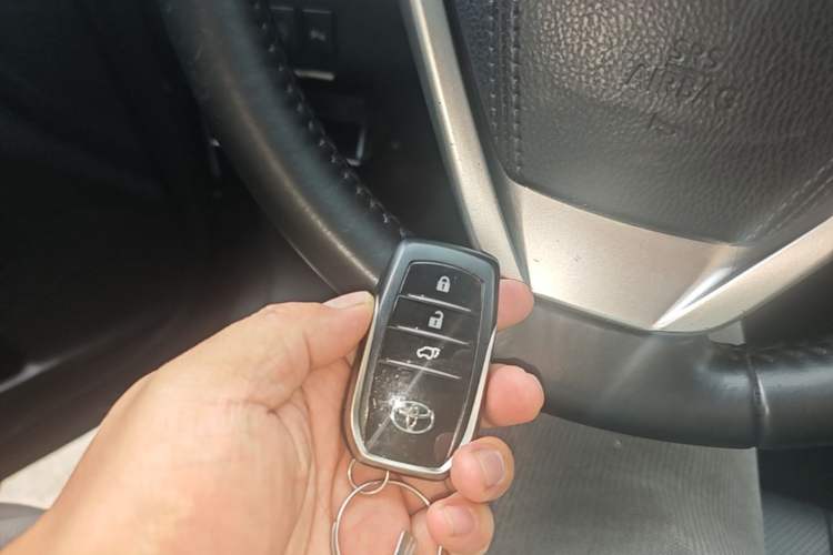 Used Toyota Highlander 2021 2.0T Four-Wheel Drive Prestige Version 7 Seats Vehicle Key