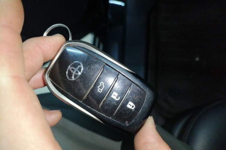 Used Toyota Highlander 2021 2.0T Four-Wheel Drive Prestige Version 7 Seats Vehicle Key