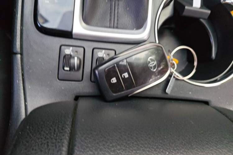 Used Toyota Highlander 2021 2.0T Four-Wheel Drive Luxury Edition 7 Seats Vehicle Key