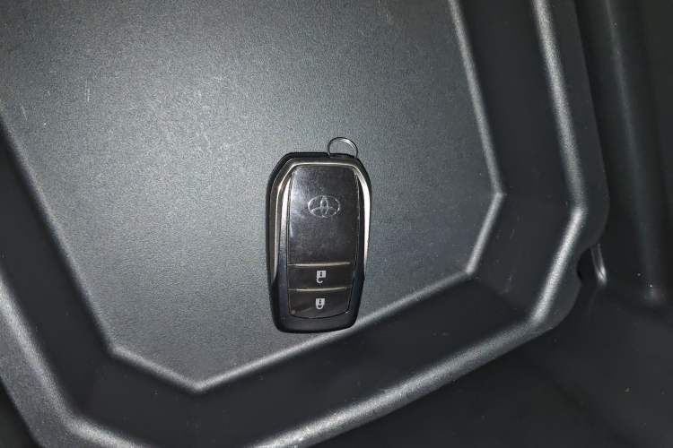 Used Toyota Highlander 2021 2.0T Four-Wheel Drive Luxury Edition 7 Seats Vehicle Key