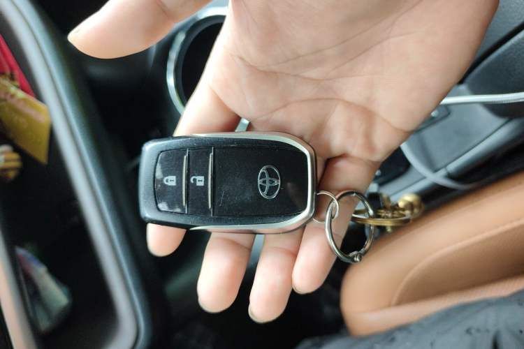 Used Toyota Highlander 2021 2.0T Four-Wheel Drive Knight Edition 7 Seats Vehicle Key