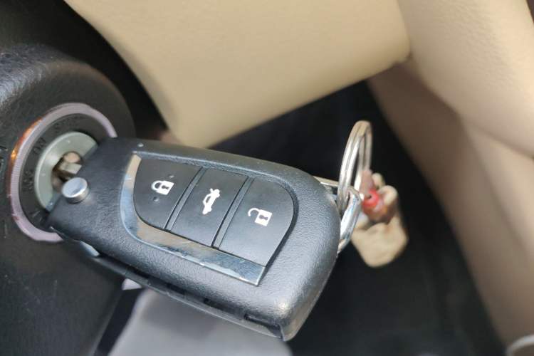 Used Toyota Highlander 2021 2.0T Two-Wheel Drive Elite Version 7-Seater Vehicle Key