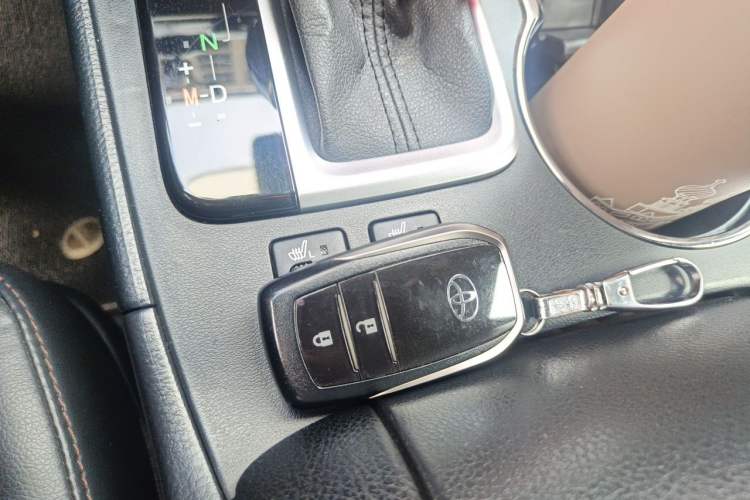 Used Toyota Highlander 2021 2.0T Four-Wheel Drive Luxury Edition 7 Seats Vehicle Key