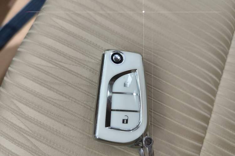 Used Toyota Highlander 2021 2.0T Two-Wheel Drive Elite Version 7-Seater Vehicle Key