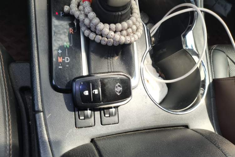 Used Toyota Highlander 2021 2.0T Two-Wheel Drive Luxury Edition 7 Seats Vehicle Key