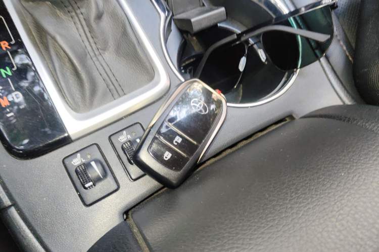 Used Toyota Highlander 2021 2.0T Four-Wheel Drive Luxury Edition 7 Seats Vehicle Key