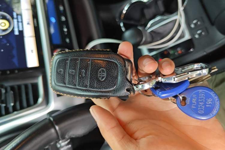 Used Toyota Highlander 2021 2.0T Four-Wheel Drive Prestige Version 7 Seats Vehicle Key