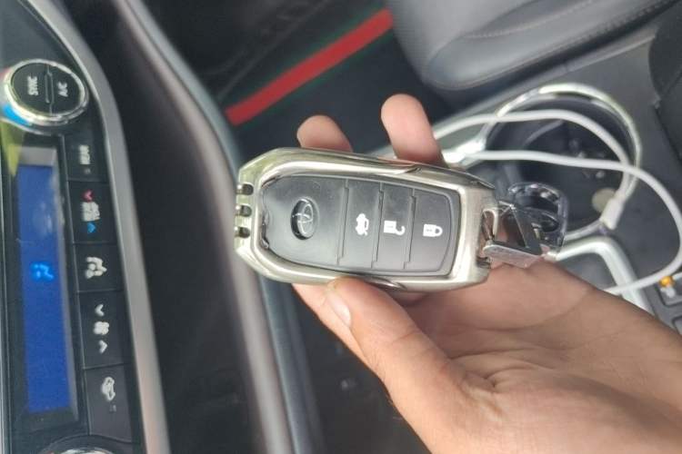 Used Toyota Highlander 2021 2.0T Four-Wheel Drive Prestige Version 7 Seats Vehicle Key