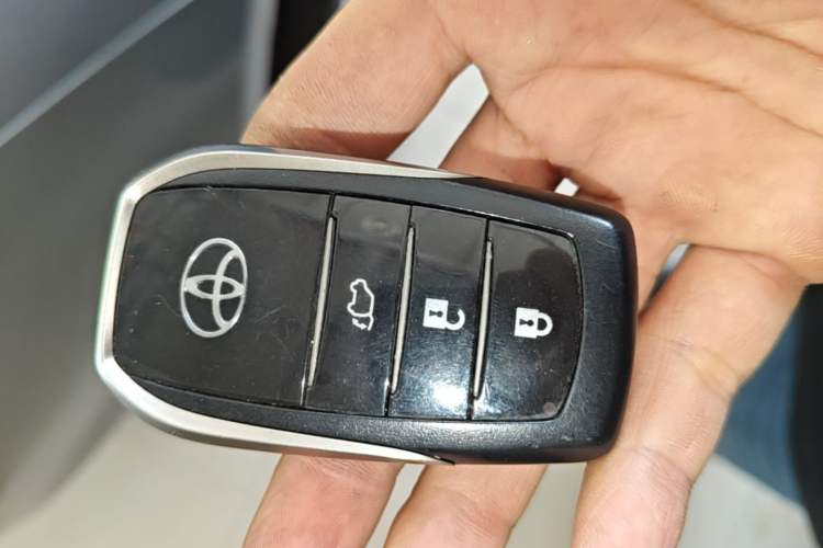 Used Toyota Highlander 2021 2.0T Four-Wheel Drive Luxury Edition 7 Seats Vehicle Key