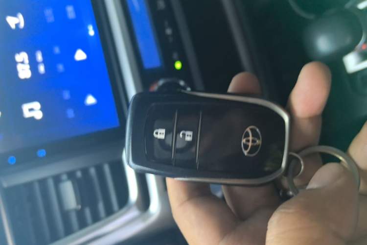Used Toyota Highlander 2021 2.0T Four-Wheel Drive Luxury Edition 7 Seats Vehicle Key