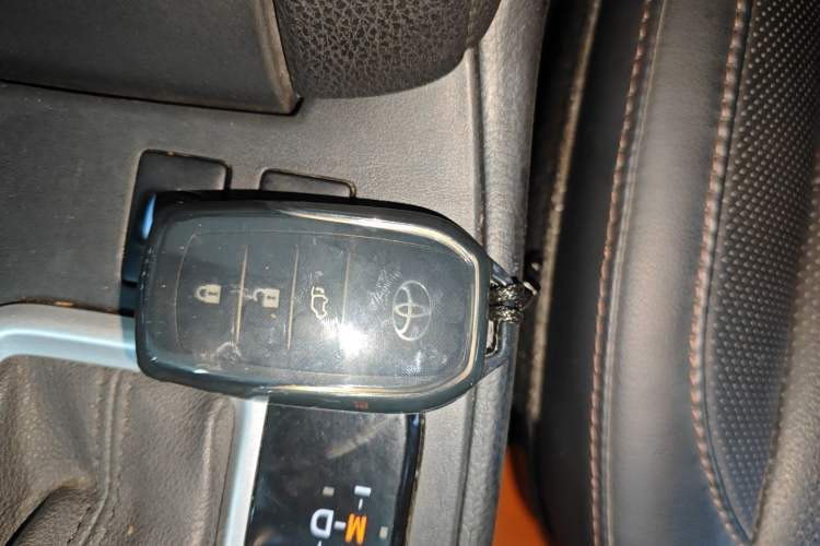 Used Toyota Highlander 2021 2.0T Four-Wheel Drive Prestige Version 7 Seats Vehicle Key