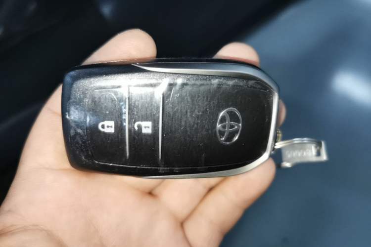 Used Toyota Highlander 2021 2.0T Four-Wheel Drive Luxury Edition 7 Seats Vehicle Key