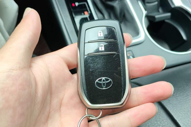 Used Toyota Highlander 2021 2.0T Four-Wheel Drive Luxury Edition 7 Seats Vehicle Key