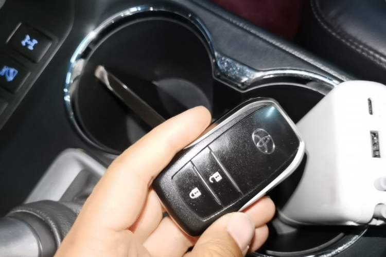 Used Toyota Highlander 2021 2.0T Four-Wheel Drive Luxury Edition 7 Seats Vehicle Key