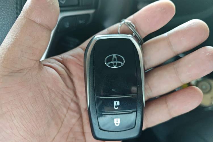 Used Toyota Highlander 2021 2.0T Four-Wheel Drive Luxury Edition 7 Seats Vehicle Key