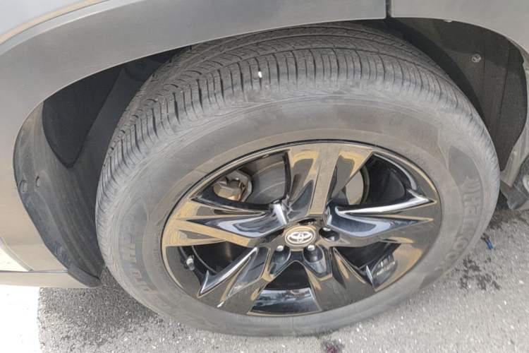 Used Toyota Highlander 2021 2.0T Two-Wheel Drive Luxury Edition 7 Seats Right Rear Wheel Hub