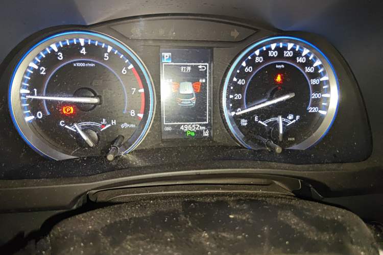 Used Toyota Highlander 2021 2.0T Four-Wheel Drive Luxury Edition 7 Seats Odometer Close Up
