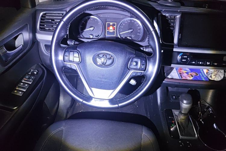 Used Toyota Highlander 2021 2.0T Four-Wheel Drive Luxury Edition 7 Seats Steering Wheel