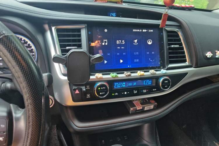 Used Toyota Highlander 2021 2.0T Four-Wheel Drive Luxury Edition 7 Seats Audio And AC Panel