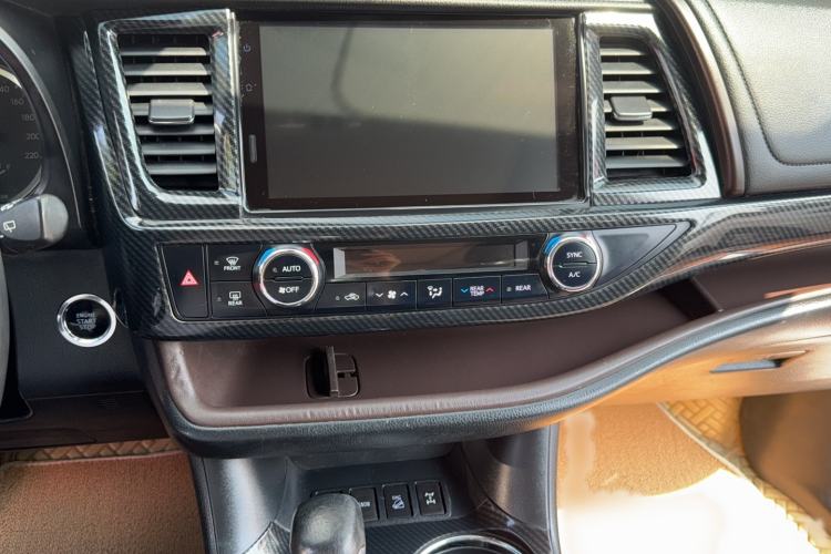 Used Toyota Highlander 2021 2.0T Four-Wheel Drive Luxury Edition 7 Seats Audio And AC Panel