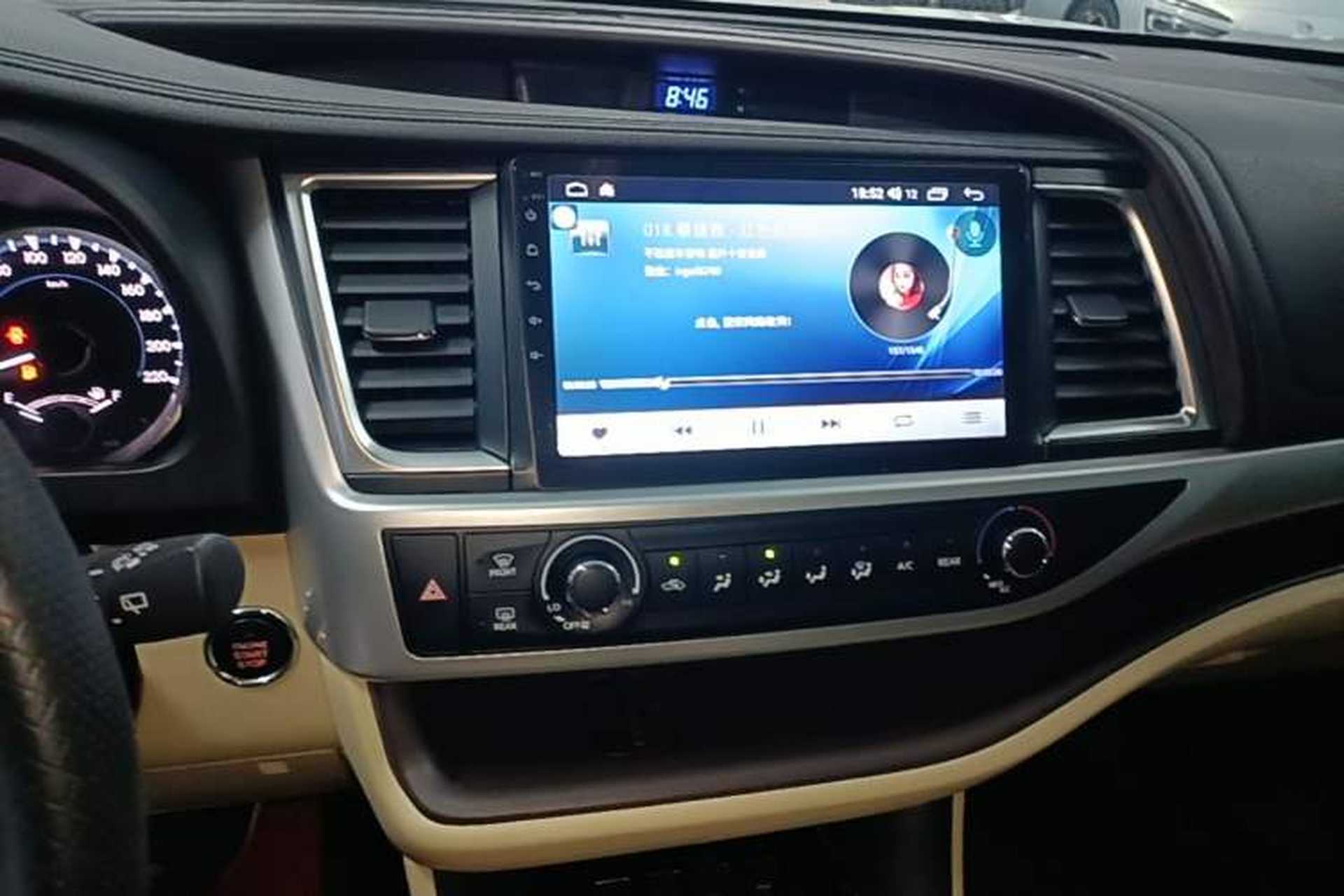 Used Toyota Highlander 2021 2.0T Four-Wheel Drive Elite Edition 7-Seater Audio And AC Panel