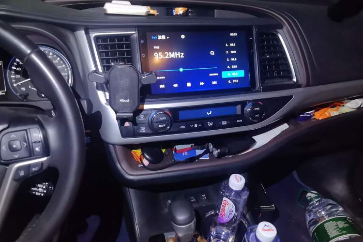 Used Toyota Highlander 2021 2.0T Four-Wheel Drive Luxury Edition 7 Seats Audio And AC Panel
