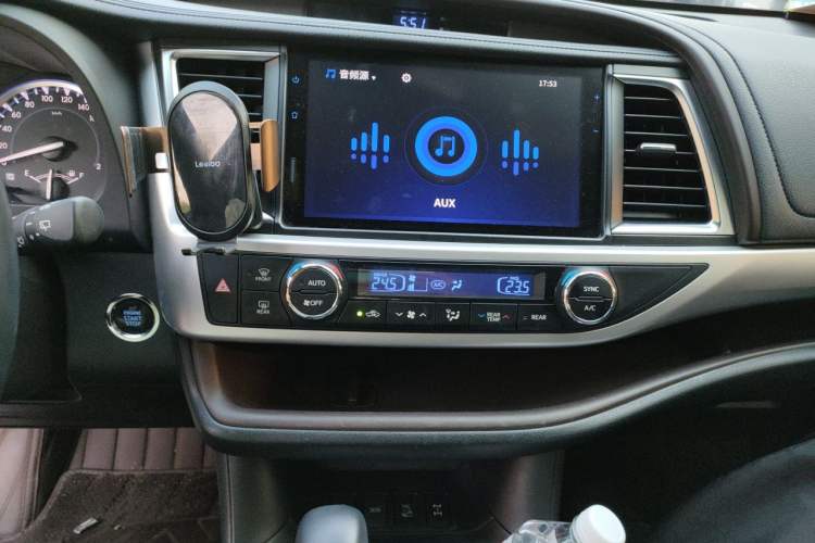 Used Toyota Highlander 2021 2.0T Four-Wheel Drive Luxury Edition 7 Seats Audio And AC Panel