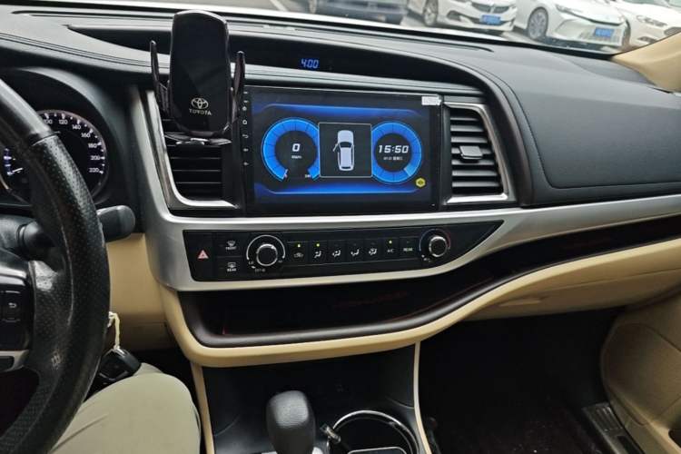 Used Toyota Highlander 2021 2.0T Four-Wheel Drive Elite Edition 7-Seater Audio And AC Panel
