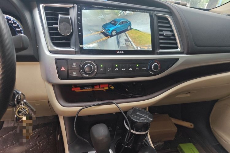 Used Toyota Highlander 2021 2.0T Four-Wheel Drive Elite Edition 7-Seater Audio And AC Panel
