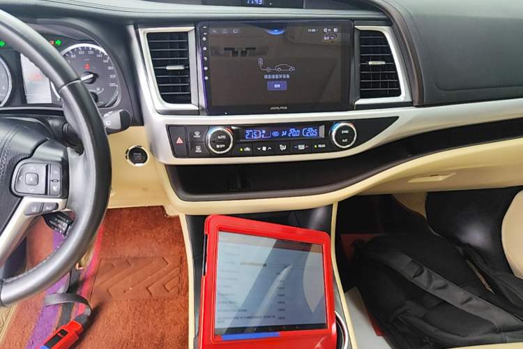 Used Toyota Highlander 2021 2.0T Two-Wheel Drive Luxury Edition 7 Seats Audio And AC Panel