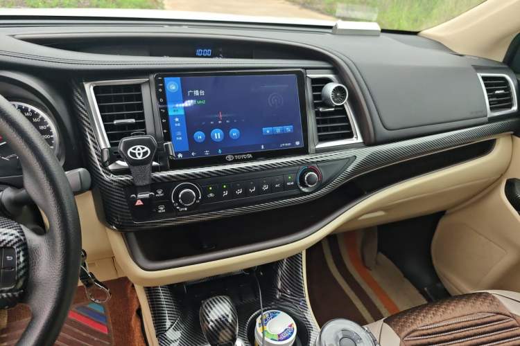 Used Toyota Highlander 2021 2.0T Two-Wheel Drive Elite Version 7-Seater Audio And AC Panel