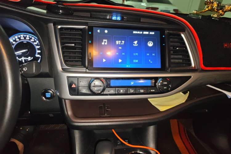Used Toyota Highlander 2021 2.0T Four-Wheel Drive Prestige Version 7 Seats Audio And AC Panel