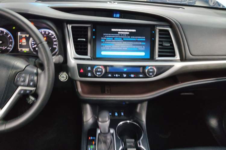 Used Toyota Highlander 2021 2.0T Four-Wheel Drive Prestige Version 7 Seats Audio And AC Panel