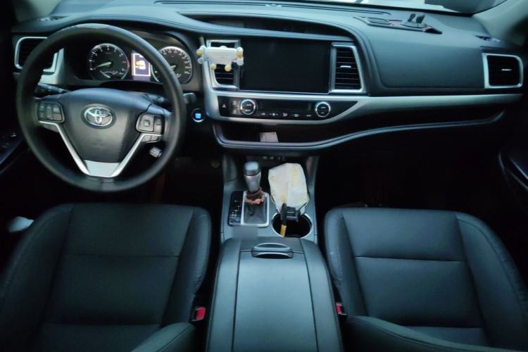 Used Toyota Highlander 2021 2.0T Four-Wheel Drive Luxury Edition 7 Seats Center Console