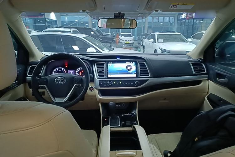 Used Toyota Highlander 2021 2.0T Four-Wheel Drive Elite Edition 7-Seater Center Console