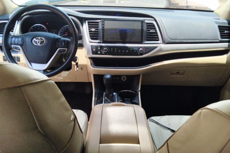 Used Toyota Highlander 2021 2.0T Four-Wheel Drive Elite Edition 7-Seater Center Console