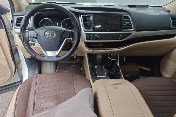 Used Toyota Highlander 2021 2.0T Four-Wheel Drive Elite Edition 7-Seater Center Console