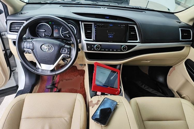 Used Toyota Highlander 2021 2.0T Two-Wheel Drive Luxury Edition 7 Seats Center Console