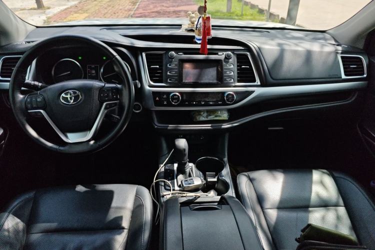 Used Toyota Highlander 2021 2.0T Four-Wheel Drive Elite Edition 7-Seater Center Console