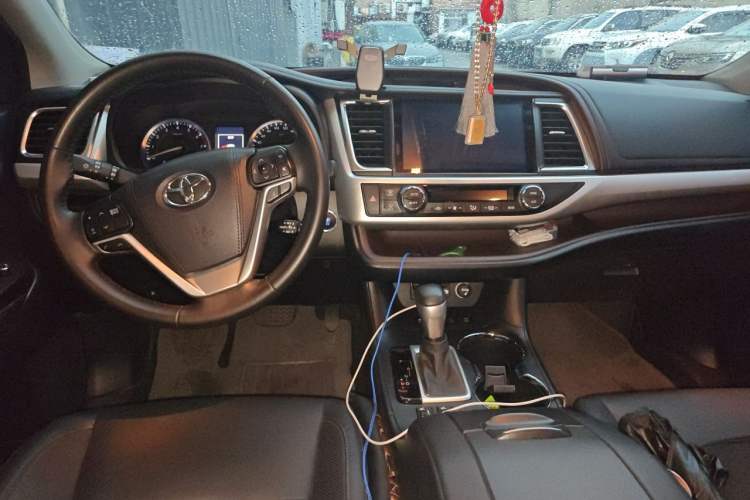 Used Toyota Highlander 2021 2.0T Four-Wheel Drive Luxury Edition 7 Seats Center Console