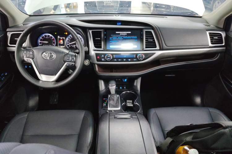 Used Toyota Highlander 2021 2.0T Four-Wheel Drive Prestige Version 7 Seats Center Console