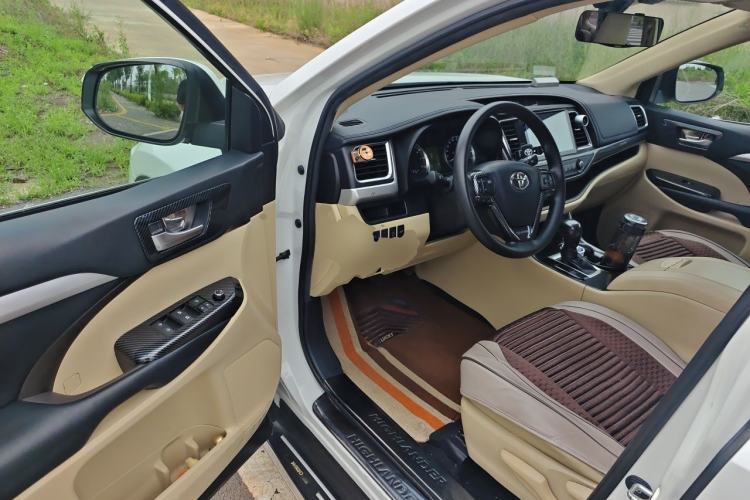 Used Toyota Highlander 2021 2.0T Two-Wheel Drive Elite Version 7-Seater Driver Seat