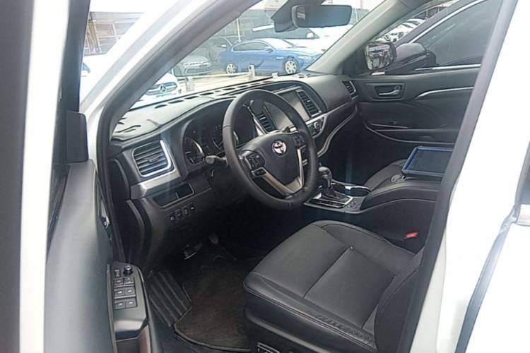 Used Toyota Highlander 2021 2.0T Four-Wheel Drive Prestige Version 7 Seats Driver Seat