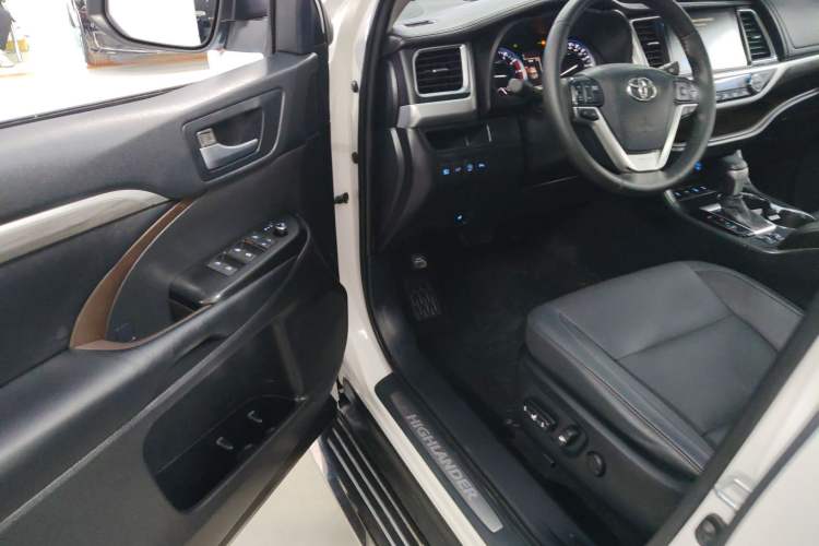 Used Toyota Highlander 2021 2.0T Four-Wheel Drive Prestige Version 7 Seats Driver Seat