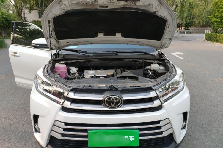 Used Toyota Highlander 2021 2.0T Four-Wheel Drive Luxury Edition 7 Seats Engine Bay
