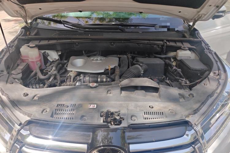 Used Toyota Highlander 2021 2.0T Four-Wheel Drive Prestige Version 7 Seats Engine Bay